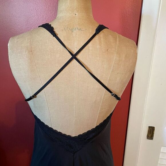 VICTORIA’S SECRET | black camisole 34B - Picture 6 of 10